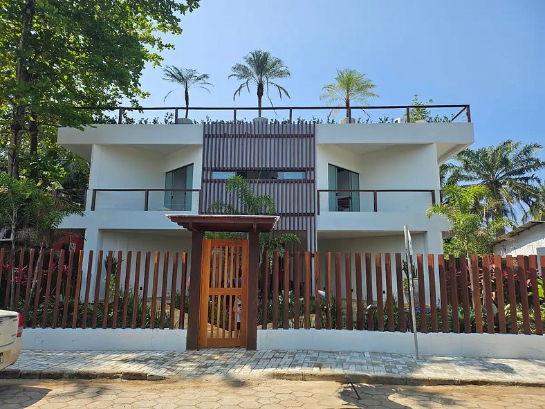 Studio Jardim Tropical: balcony & nearby the beach