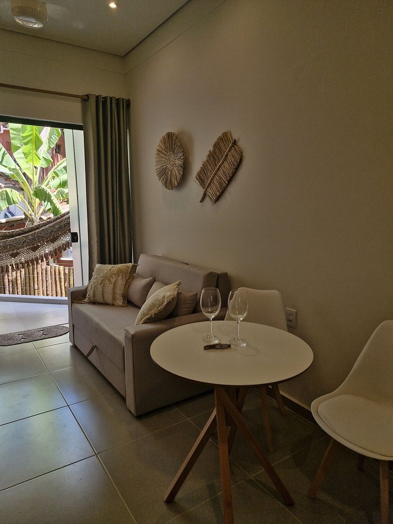 Studio Jardim Tropical: balcony & nearby the beach